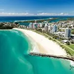 Ocean View Dreaming, Metres To The Beach!