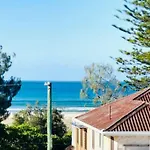 Ocean View Dreaming, Metres To The Beach!