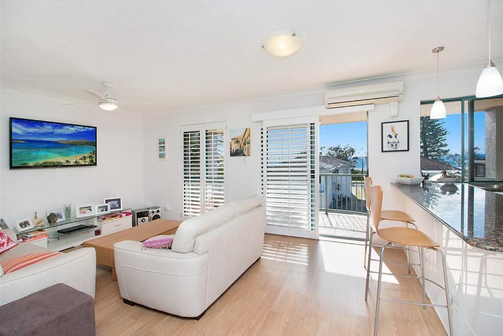 Ocean View Dreaming, Metres To The Beach! * Gold Coast