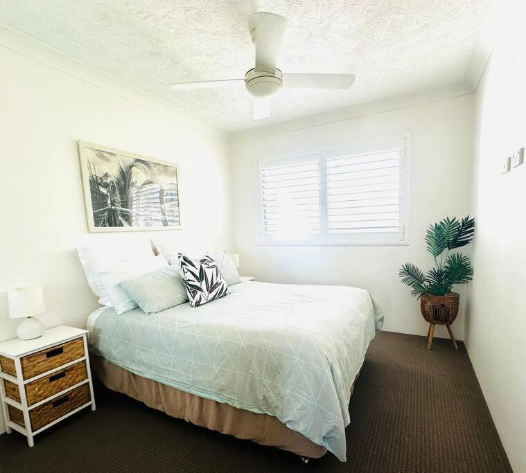 Ocean View Dreaming, Metres To The Beach! * Gold Coast