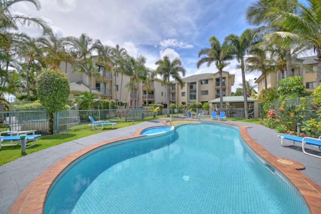 Apartment Ocean View Dreaming, Metres To The Beach! *