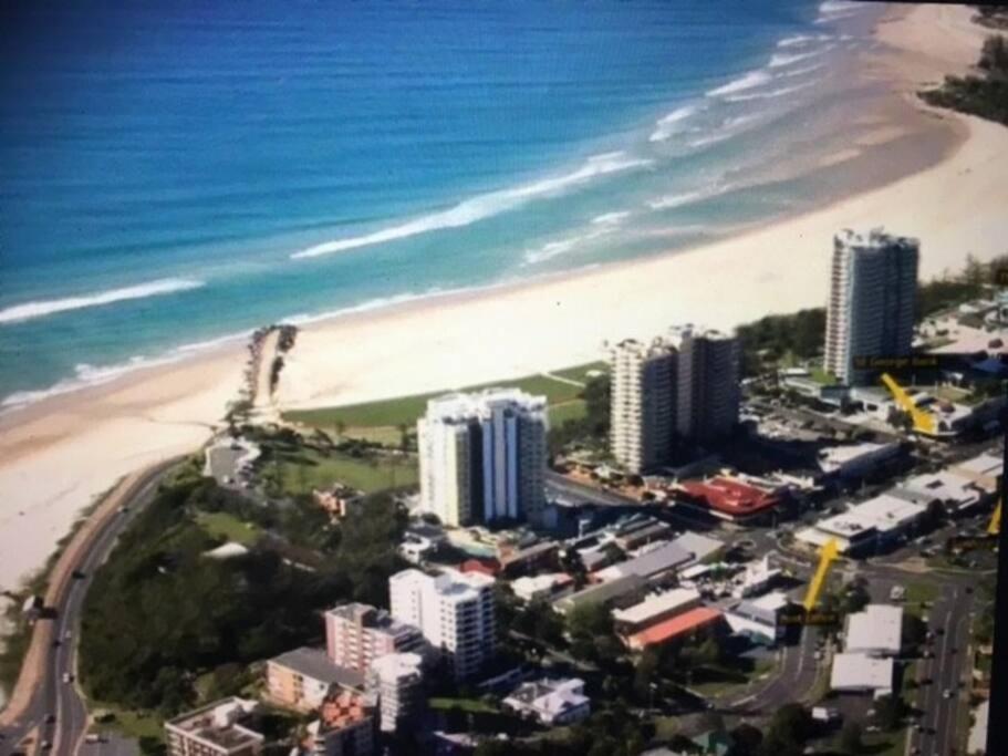 Ocean View Dreaming, Metres To The Beach! Gold Coast