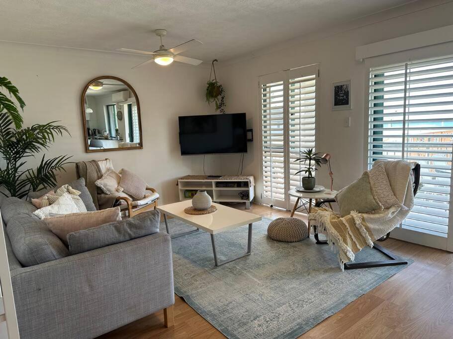 Ocean View Dreaming, Metres To The Beach! Apartment *