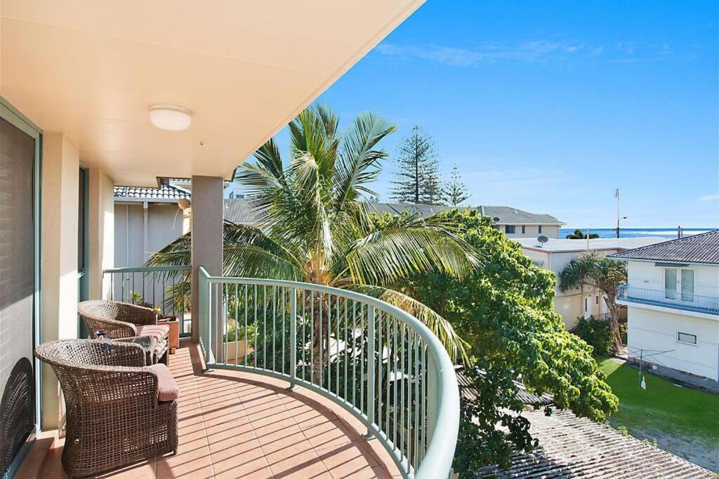 Ocean View Dreaming, Metres To The Beach!
