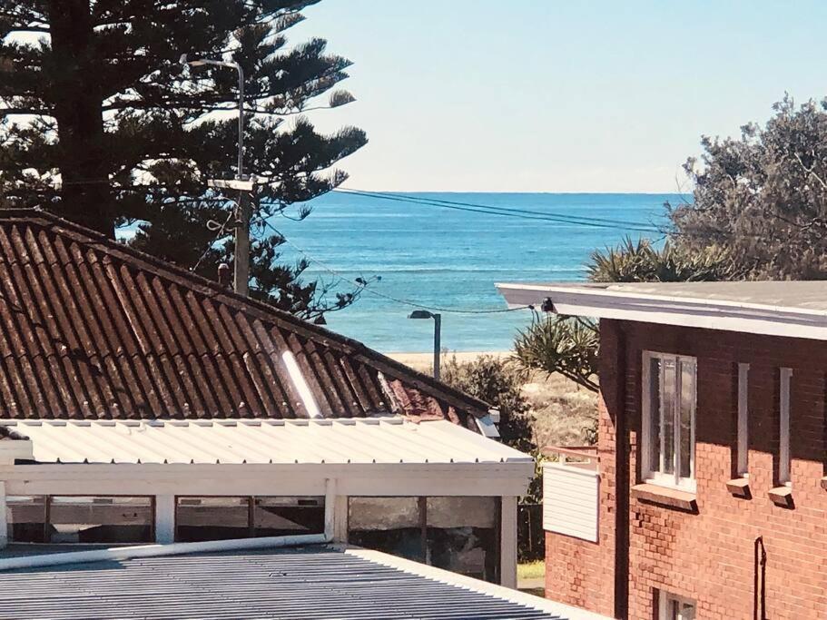 Ocean View Dreaming, Metres To The Beach! Gold Coast
